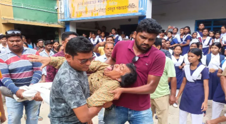 অভব্য আচরণে গ্রেপ্তার হেডস্যার, তপ্ত তমলুক, ছাত্রী অভিভাবকদের প্রতিবাদে স্তব্ধ শহর