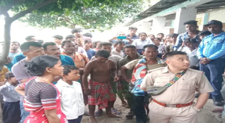 ক্লাসে মারধরে জখম ছাত্র, শিক্ষিকাকে বদলির দাবি