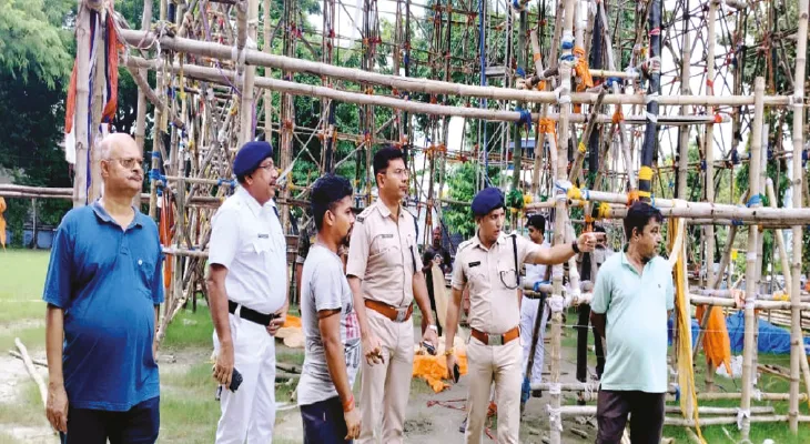 সল্টলেক-দমদম পার্কে পুজো প্রস্তুতি খতিয়ে দেখল পুলিস