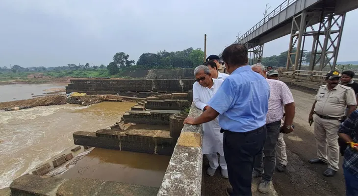 তিলপাড়া ব্যারাজ পরিদর্শনে রাজ্যের সেচমন্ত্রী