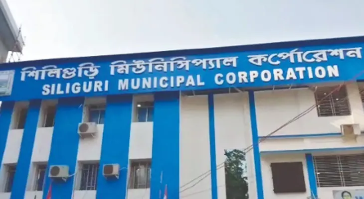 শিলিগুড়িতে জমা জলে ভোগান্তি, ক্ষোভ