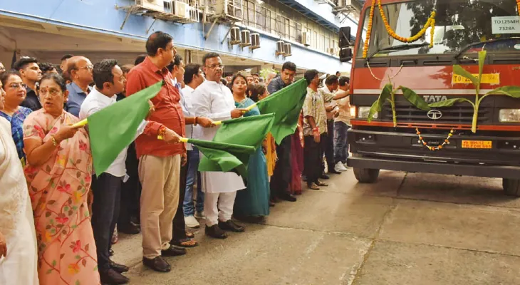 বিধাননগর পরিচ্ছন্ন রাখতে ১২ রিফিউজ কমপ্যাক্টর সহ ১৯টি গাড়ি কিনল পুরসভা