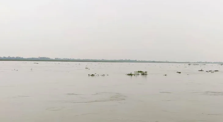 তিস্তায় লাল সতর্কতা, জলঢাকা, মানসাই, কালজানির বহু জায়গায় হলুদ সঙ্কেত জারি