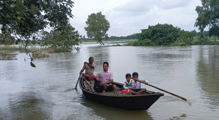 চারিদিকে নদ-নদীতে ঘেরা কেতুগ্রামের বিধানপল্লি, টাকা জমিয়ে নৌকা কেনেন গ্রামবাসীরা
