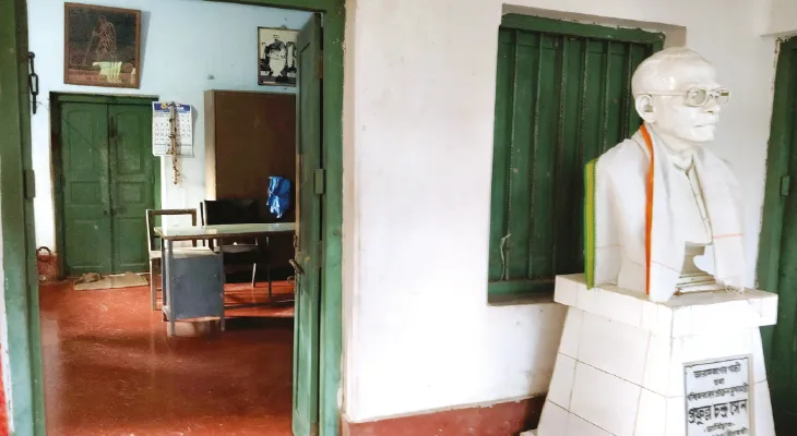 হেলায় পড়ে ‘আরামবাগের গান্ধী’ প্রফুল্লচন্দ্র সেনের বাস্তুভিটে, সংরক্ষণের দাবি স্থানীয়দের