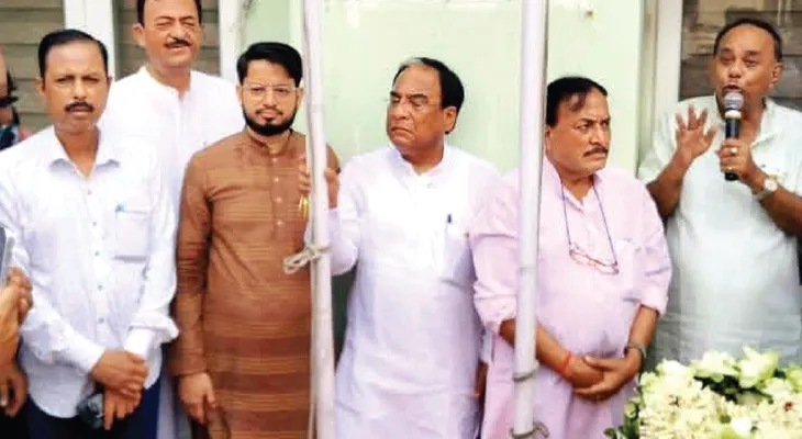 স্বাধীনতা দিবসে শীর্ষনেতাদের সঙ্গে অনুষ্ঠানে শামিল বহিষ্কৃত আরাবুল, সক্রিয় রাজনীতিতে ফিরছেন? শুরু নানা মহলে জল্পনা
