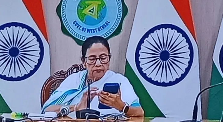 নবান্নে সাংবাদিক বৈঠকে মুখ্যমন্ত্রী মমতা বন্দ্যোপাধ্যায়