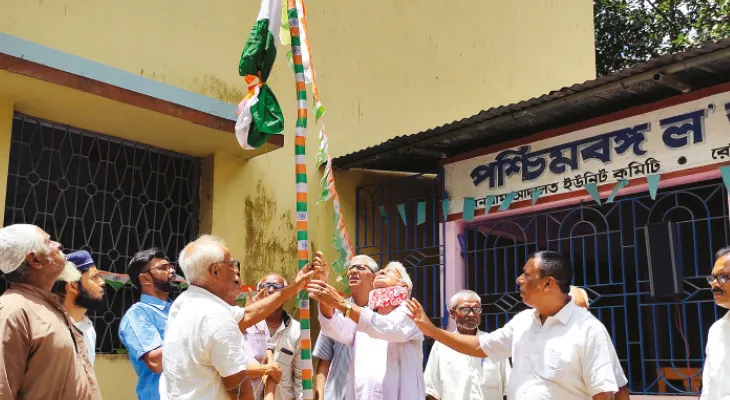 শুধুমাত্র আদালত চত্বরে ওড়ে জাতীয় পতাকা, ভারত অন্তর্ভুক্তির স্মরণীয় দিন ভুলেছে বনগাঁবাসী!