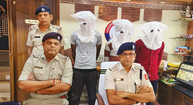 বড়লোক হওয়ার লোভে মালিকের টাকা লুট করতে লরির খালাসিই ডেকেছিল দুষ্কৃতীদের, স্বীকার জেরায়, ধৃত ৩, উদ্ধার ৫০ হাজার টাকা