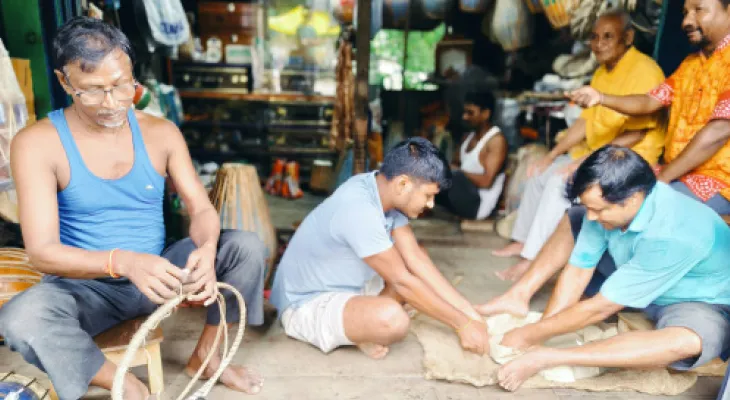রাজস্থান থেকে চামড়া এনে ঢাক সারাই