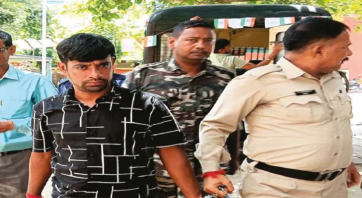 ভিন রাজ্য থেকে আগ্নেয়াস্ত্র আমদানি করেছিল জঙ্গলের ছেলে সাদ্দাম শেখ, কাটোয়ায় বড়সর দুষ্কর্মের ছক সাজিয়েছিল বাবা-ছেলে