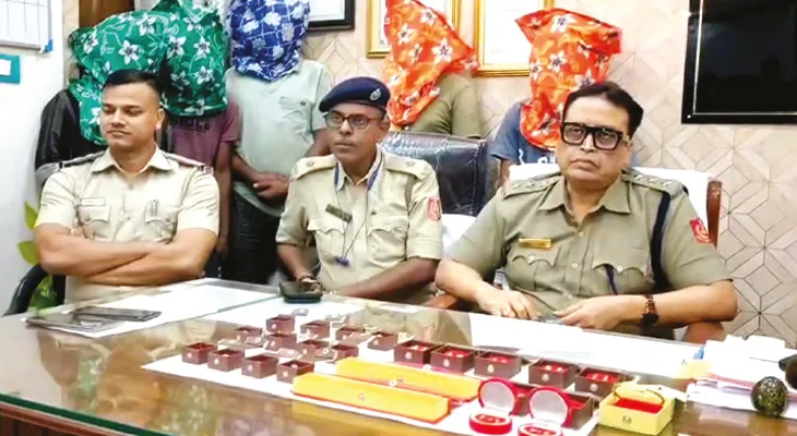অশোকনগরে তিন পৃথক চুরির কিনারা, গ্রেপ্তার ৬, উদ্ধার চার লক্ষ টাকার গয়না