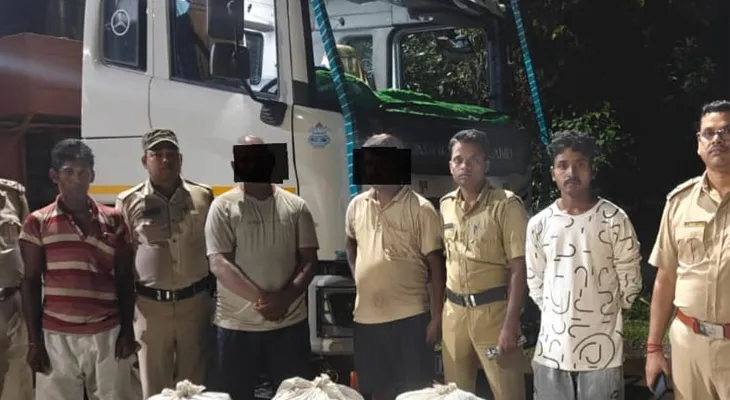 মুর্শিদাবাদের নবগ্রামে ৭২ কেজি গাঁজা সহ গ্রেপ্তার দুই