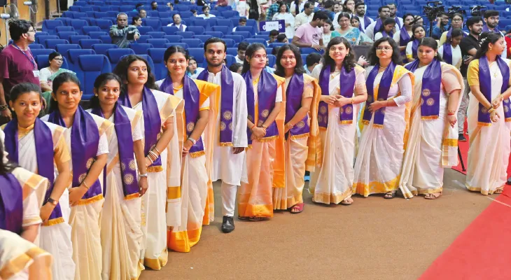 বর্ধমান বিশ্ববিদ্যালয়ে মোট পড়ুয়ার ৬৪ শতাংশই ছাত্রী, এমএ, এমএসসি থেকে পিইচডি জয়জয়কার ‘কন্যাশ্রী’দের