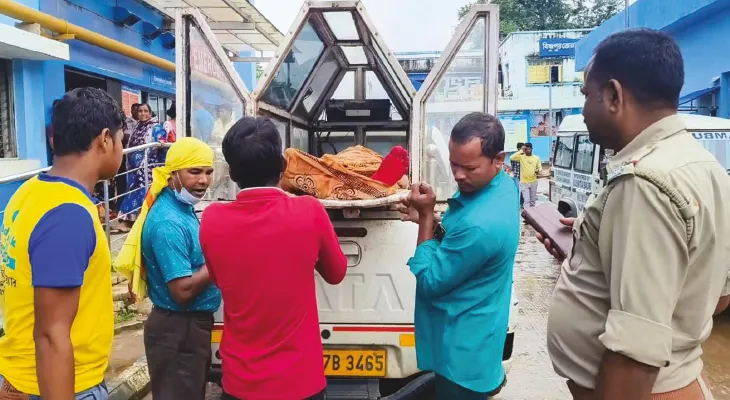 বিষ্ণুপুরে যুবকের অপমৃত্যু ঘিরে রহস্য, শ্মশানে হানা পুলিসের দেহ তুলে ময়নাতদন্তে