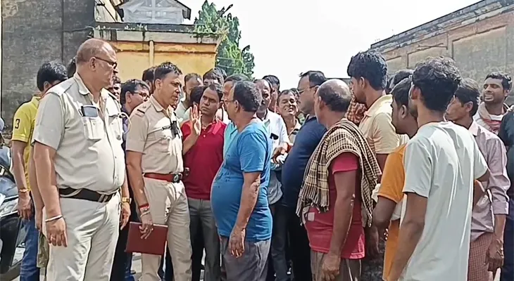 জুটমিলের মধ্যে শ্রমিকের মৃত্যুকে কেন্দ্র করে উত্তেজনা জগদ্দলে