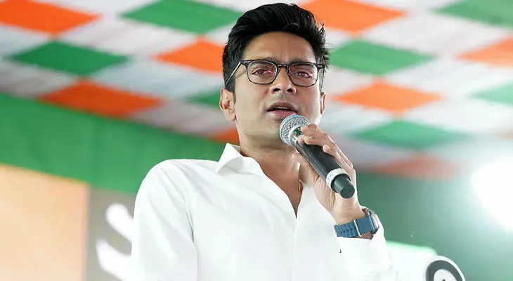 তৃণমূলে ‘গ্রুপবাজি’ বরদাস্ত করা হবে না, কৃষ্ণনগরে বৈঠকে অভিষেকের বার্তা