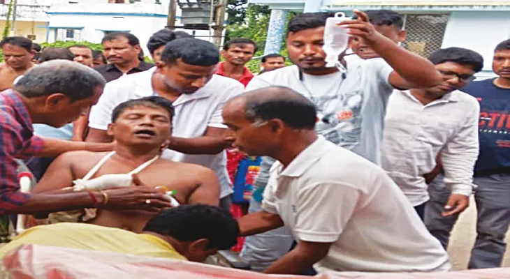 ভগবানপুরের শিক্ষক ভর্তি পিজিতে, রাতভর অপারেশন পাঞ্জা জুড়লেও সংশয়