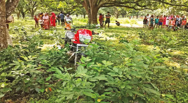 বাড়ি থেকে এক কিমি দূরত্বে নিখোঁজ ব্যবসায়ীর বাইক উদ্ধার, খুনের আশঙ্কা