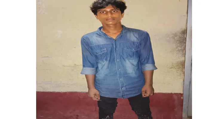 বাংলাদেশ কোন পথে? প্রশ্ন শুনেই অনুপ্রবেশকারী তরুণকে ধরল জনতা