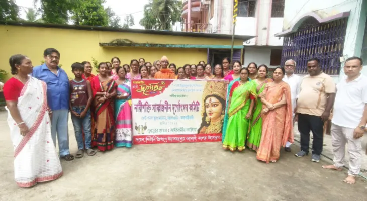 নারীশক্তি সর্বজনীন দুর্গোৎসব কমিটির থিম আদিবাসীর আঙিনায়
