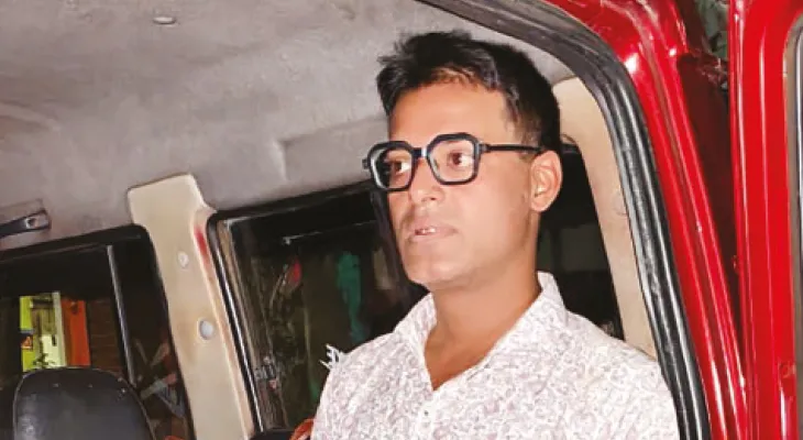 সোনার দোকানে ক্রেতা সেজে  ঢুকে আংটি চুরি! ধৃত শিক্ষক