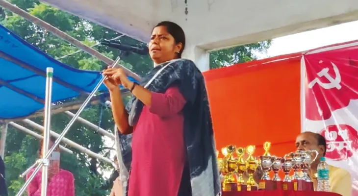 নিতুড়িয়ার শহিদ স্মরণের সভায় কেন্দ্র ও রাজ্যকে বিঁধলেন বাম নেত্রী মীনাক্ষী