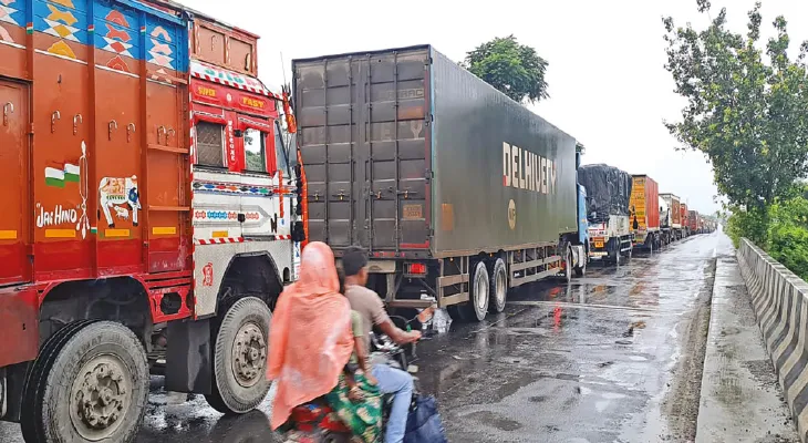উত্তর-পূর্বাঞ্চলের সঙ্গে যোগাযোগ রক্ষাকারী এশিয়ান হাইওয়ে অচল