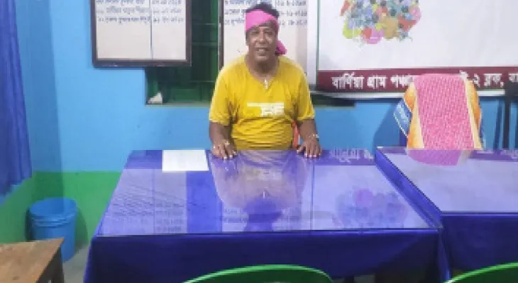 মদ খেয়ে স্কুলে: বিতর্কের জেরে পদত্যাগ প্রধানের