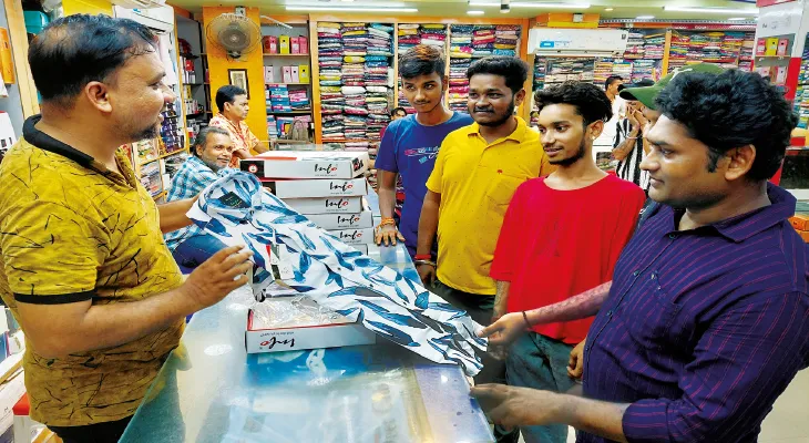 ছেলেদের পোশাকে এবার ডিজিটাল ছোঁয়া