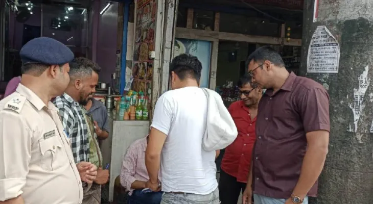 শিলিগুড়িতে প্রকাশ্যে ধূমপান করলেই জরিমানা! একদিনের অভিযানে আদায় ৩ হাজার টাকা
