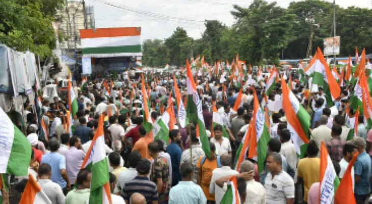 বাংলা ভাষা নিয়ে আলোচনায় ব্রাত্যর মুখে সেনা প্রসঙ্গ, বিজেপিকে কটাক্ষ ফিরহাদের