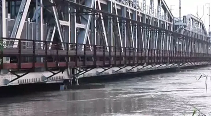 দিল্লিতে বিপদসীমা পার করল যমুনা, সরানো হল নদী তীরবর্তী মানুষদের