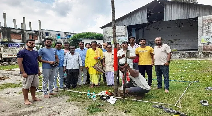 সাবেকিয়ানায় নজর কাড়ে চোপড়ার রবীন্দ্রনগর কলোনির দুর্গাপুজো