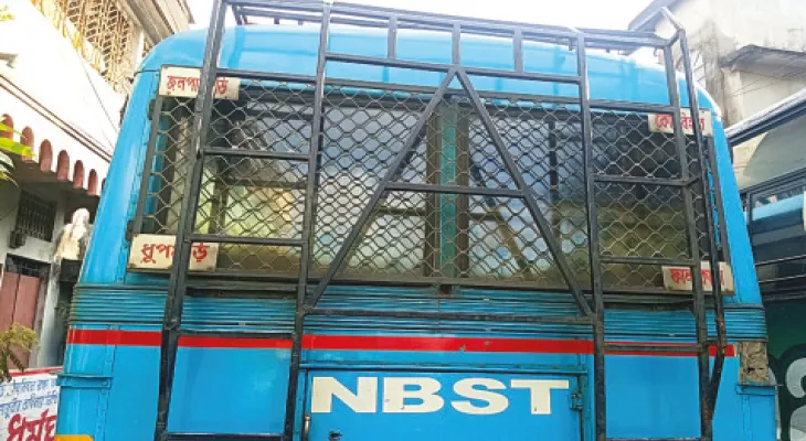 নিগমের বাসের রং-লেখা নকল করছে প্রাইভেট বাস, পরিবহণ দপ্তরকে নালিশ
