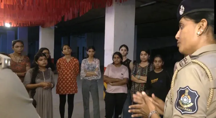 রাজ্যে মহিলাদের আত্মরক্ষার ট্রেনিং দেবে গুজরাত পুলিসের ৭৩৩ টিম
