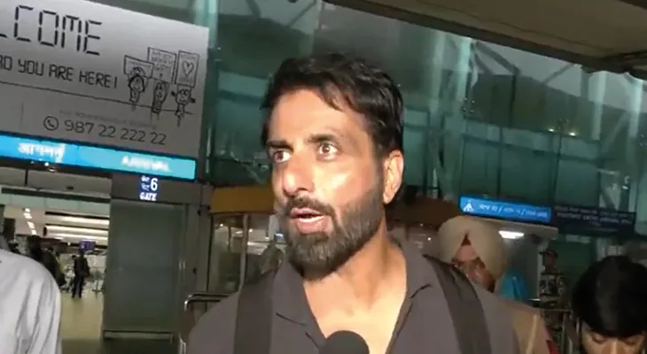 পাঞ্জাবের বন্যা কবলিত এলাকা পরিদর্শনের জন্য অমৃতসরে পৌঁছলেন অভিনেতা সোনু সুদ