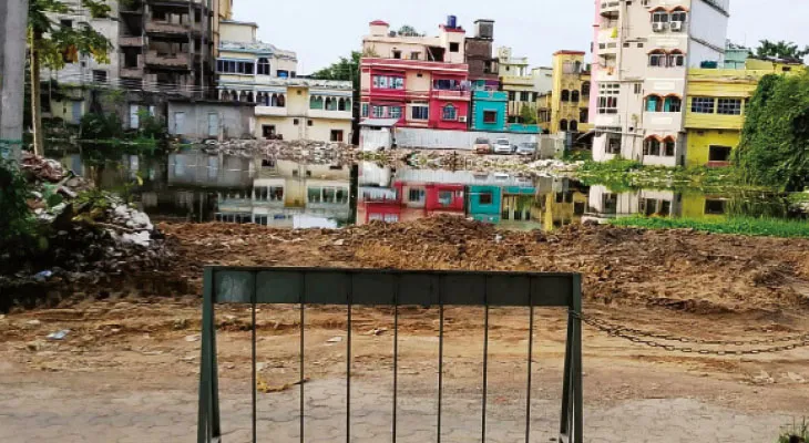 প্রকাশ্যে ভরাট হচ্ছে তারাপীঠের ঐতিহ্যবাহী ‘পূর্বসাগর’, প্রতিকার চেয়ে মুখ্যমন্ত্রীকে চিঠি