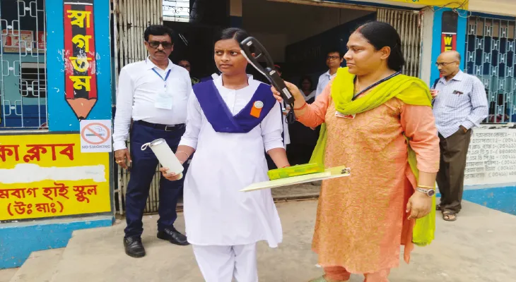 জেলায় প্রথম দিনের পরীক্ষা মিটল নির্বিঘ্নে, নতুন পদ্ধতিতে পরীক্ষা দিয়ে খুশি উচ্চমাধ্যমিকের পড়ুয়ারা