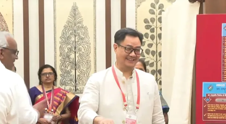 উপ রাষ্ট্রপতি নির্বাচন: সংসদ ভবনে ভোট দিলেন কেন্দ্রীয় মন্ত্রী কিরেণ রিজিজু