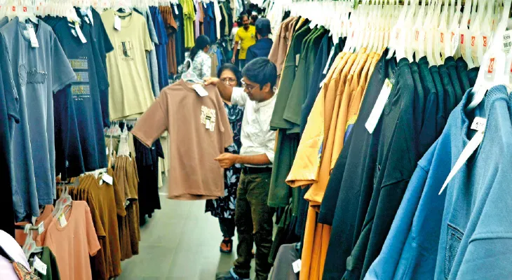 পুজোর ফ্যাশনে ‘কোরিয়ান স্টাইল’