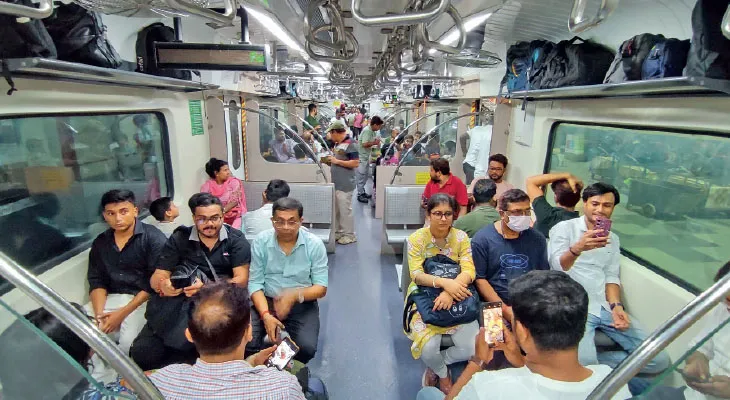 এবার হাওড়া থেকেও চলবে এসি লোকাল!