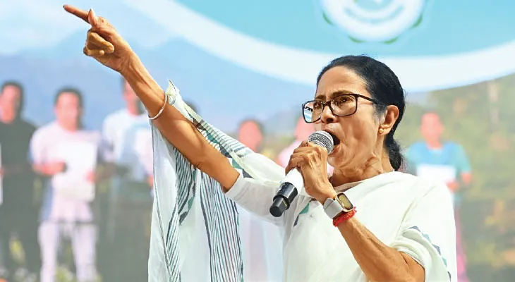 দিল্লি থেকে বাংলা চালাতে দেব না, আক্রমণ মমতার