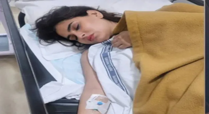 মুম্বইয়ে লোকাল ট্রেন থেকে ঝাঁপ দেওয়ার জেরে গুরুতর জখম হলেন অভিনেত্রী করিশ্মা শর্মা