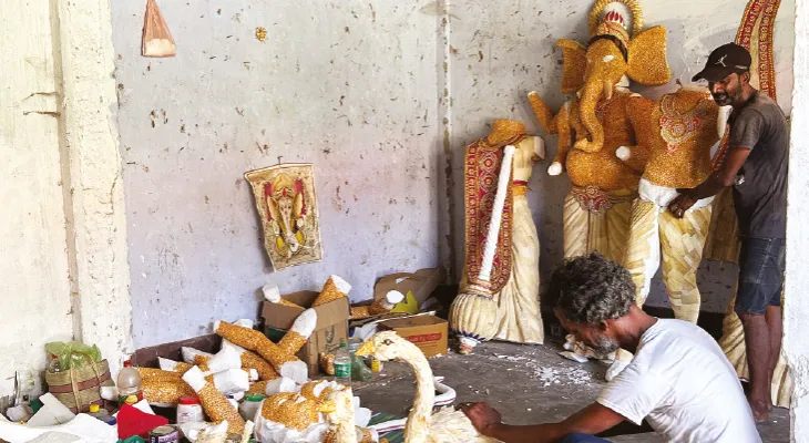 ভুট্টার প্রতিমা বাগডোগরার বিহার মোড় সর্বজনীনে, মিলনী ক্লাবে ‘মা আসছে মাটির রূপে’