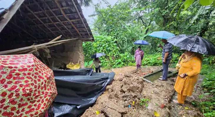 বিলাসপুরে মেঘভাঙা বৃষ্টি, ধসে বিধ্বস্ত মান্ডি! বিপদ কাটেনি হিমাচলে