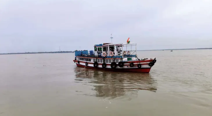 কয়েকদিন বন্ধ থাকার পর নুরপুর থেকে গাদিয়াড়া ও গেঁওখালির লঞ্চ ফের চালু