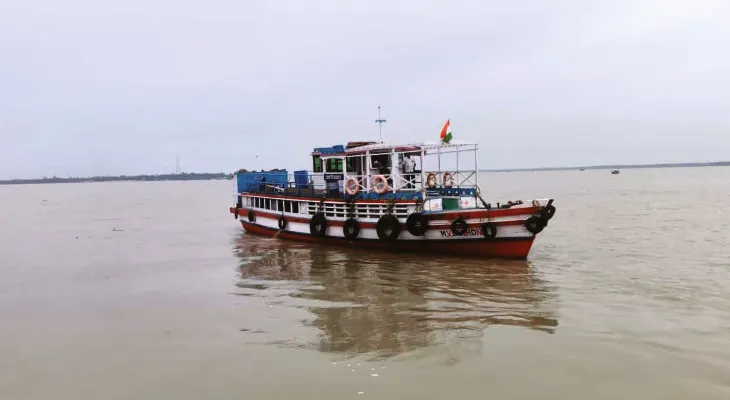 কয়েকদিন বন্ধ থাকার পর নুরপুর থেকে গাদিয়াড়া ও গেঁওখালির লঞ্চ ফের চালু