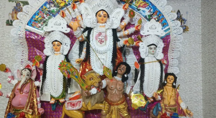 খালনার বন্দ্যোপাধ্যায় পরিবারে উমাকে ভোগের সঙ্গে দেওয়া হয় মাছ, মাছের টক