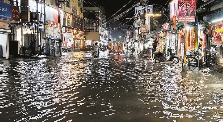বজ্রপাতে উত্তরপাড়া, কোন্নগরে  অকেজো শতাধিক সেটটপ বক্স